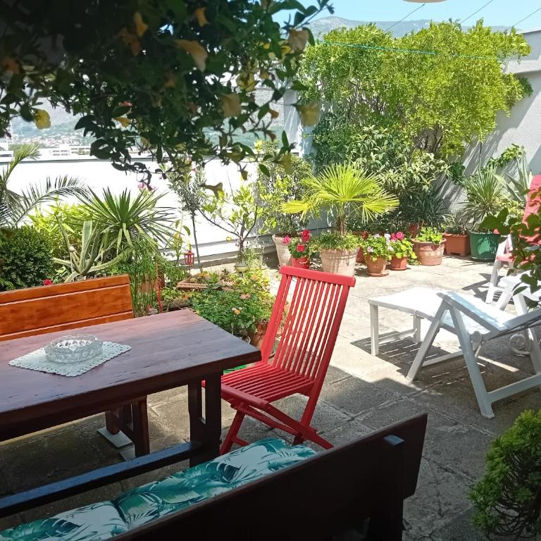 Yellow Lily Mostar Apartman - Studio with Balcony - 10