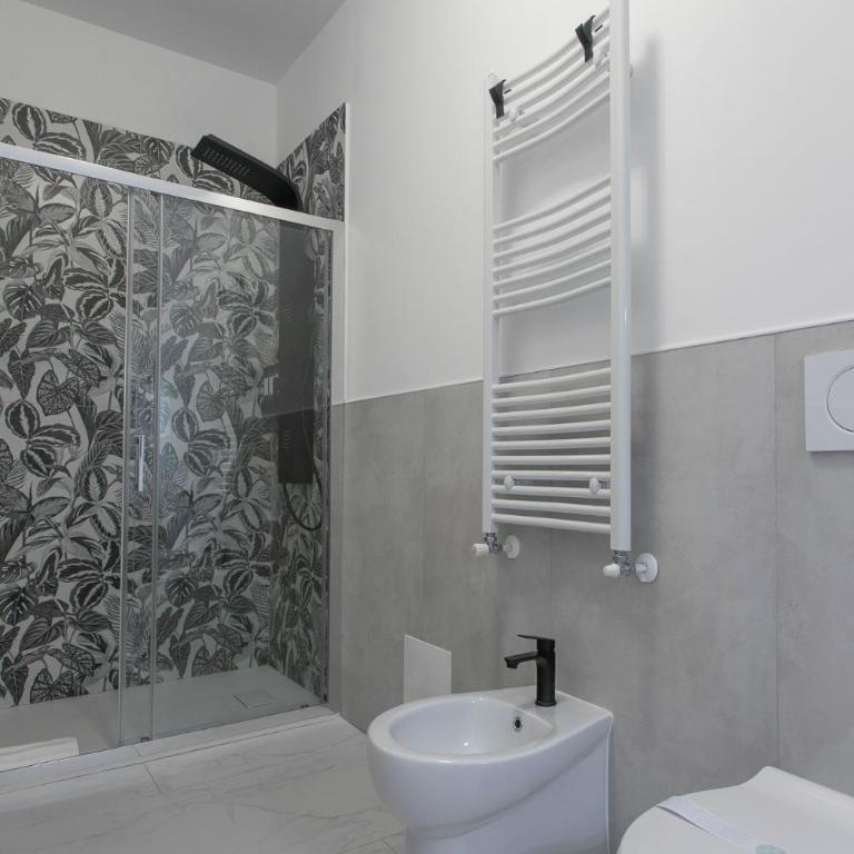 AMINA Guest House - Camera Tripla con Bagno Privato - 6