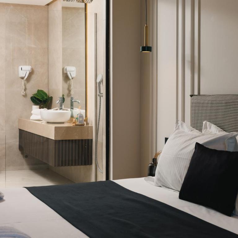 Hotel Teuta - Dvokrevetna Soba sa Bračnim Krevetom - 1