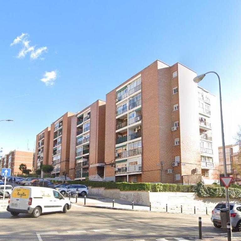 Cozy Apartment in Ventas - Two-Bedroom Apartment - 17