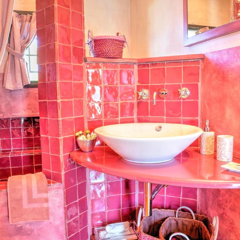 Relais di Alice- Adults Only - Camera Matrimoniale con Vista Piscina - 8