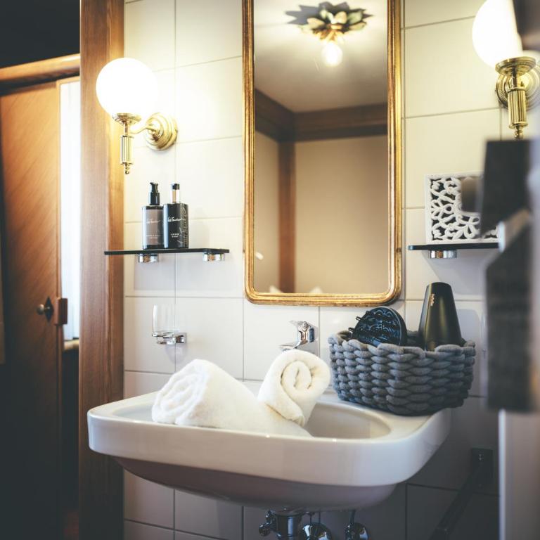 Quality Hosts Arlberg - Lärchenhof - Einzelzimmer mit Gemeinschaftsbad - 3