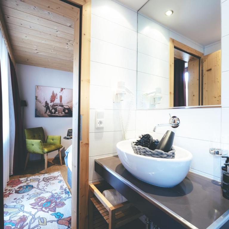 Quality Hosts Arlberg - Lärchenhof - Einzelzimmer mit Balkon - 4