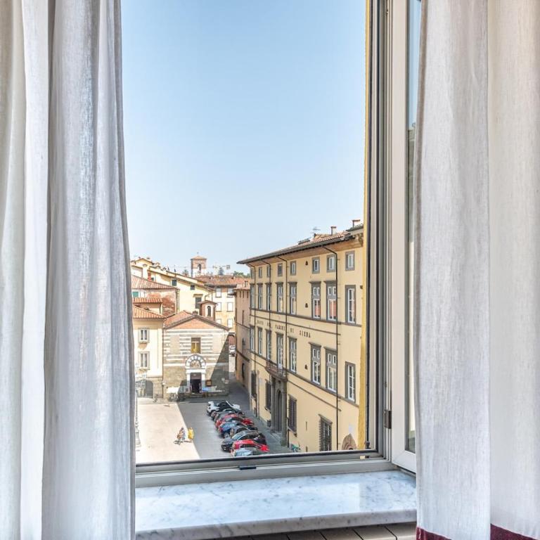 Panoramic View from a Beautiful Lucca Apartment - Appartamento con 2 Camere da Letto - 9