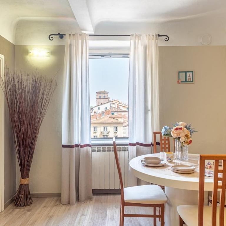 Panoramic View from a Beautiful Lucca Apartment - Appartamento con 2 Camere da Letto - 10