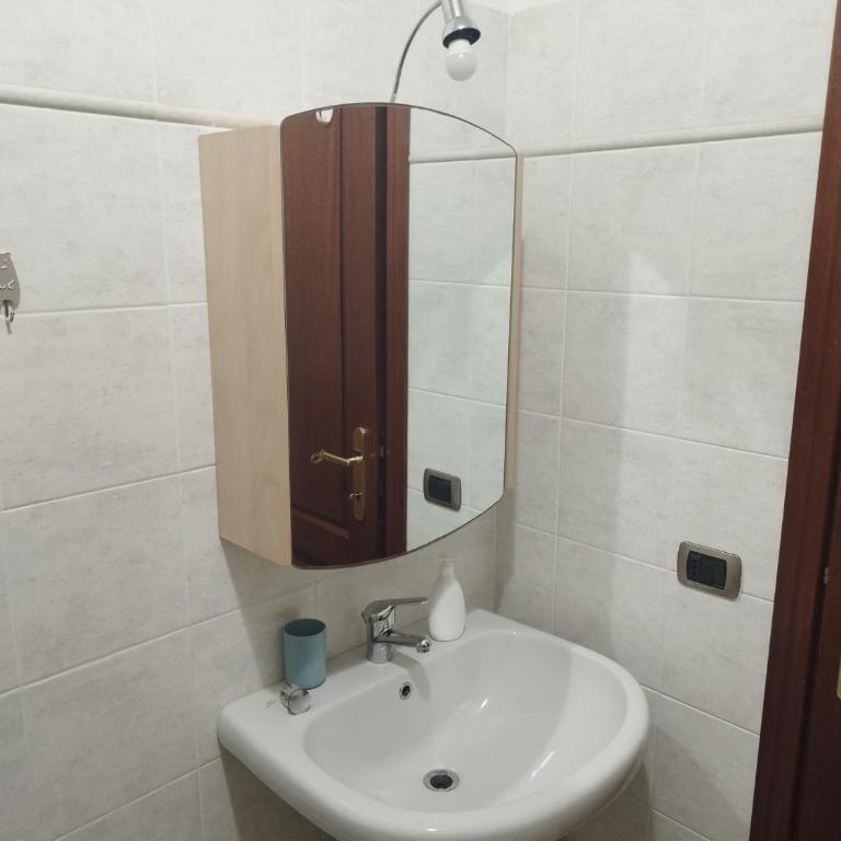 Mary's House - Appartamento con 2 Camere da Letto, Balcone e Terrazza - 28