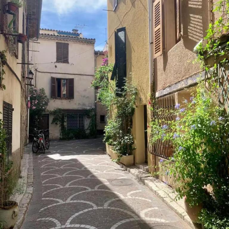 Le Karlstrom - Charmante maison au coeur du Viel Antibes - Two-Bedroom House - 13