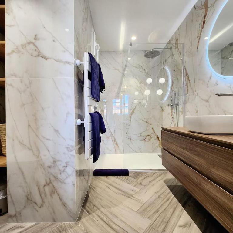 Le Guillabert - T4 en Plein Centre - Three-Bedroom Apartment - 23