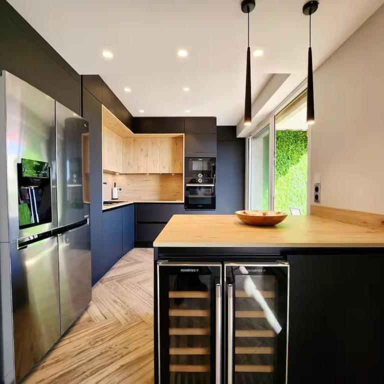 Le Guillabert - T4 en Plein Centre - Three-Bedroom Apartment - 9