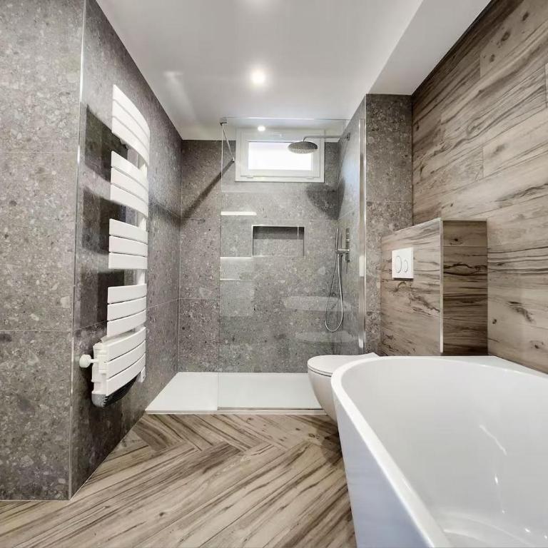 Le Guillabert - T4 en Plein Centre - Three-Bedroom Apartment - 18