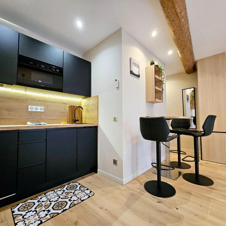 Le Rempart Studio - Charmant Studio Vieil Antibes - Appartement 1 Chambre - 4