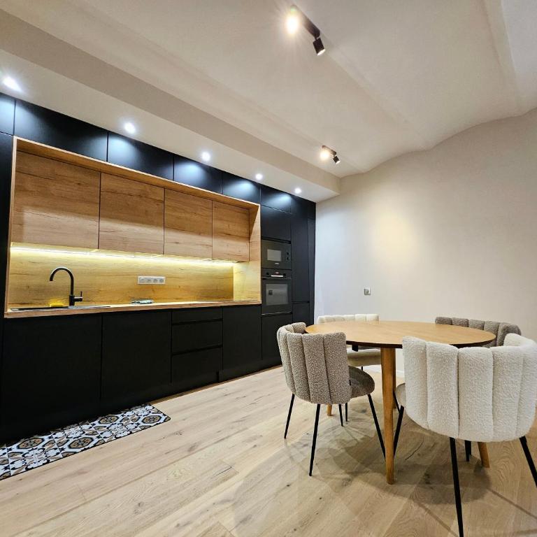Le Rempart - T3 dans Vieil Antibes - Appartement 2 Chambres - 6