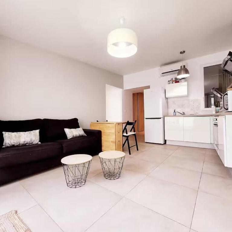 Le Thuret Fleuri - T3 avec Terrasse - Apartment mit 2 Schlafzimmern - 7