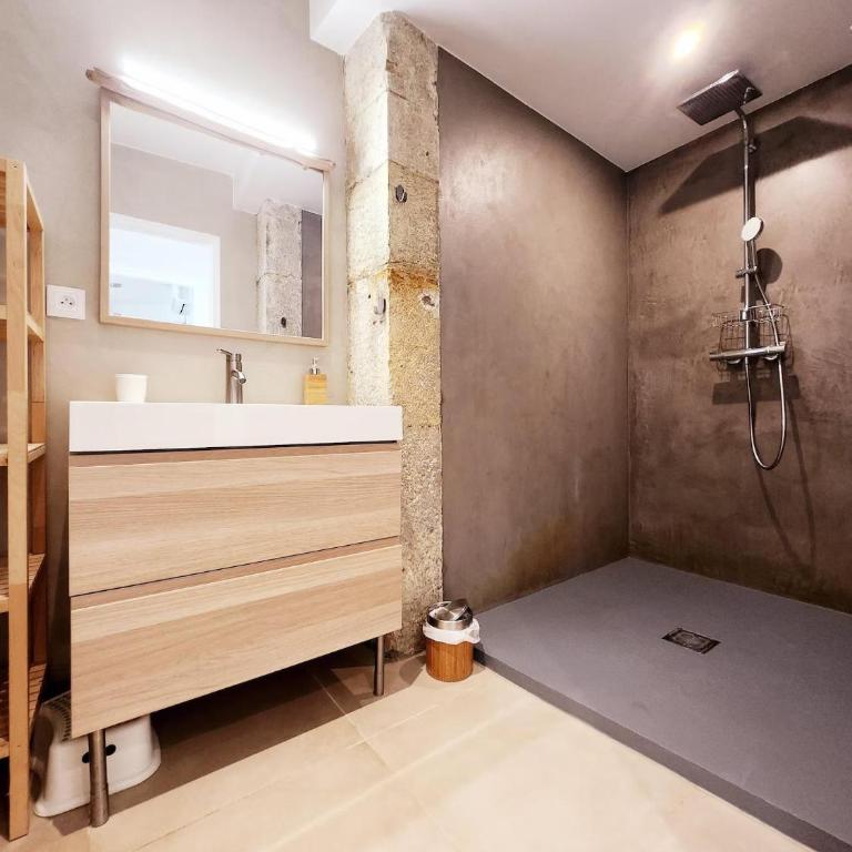 Le Thuret Fleuri - T3 avec Terrasse - Apartment mit 2 Schlafzimmern - 12