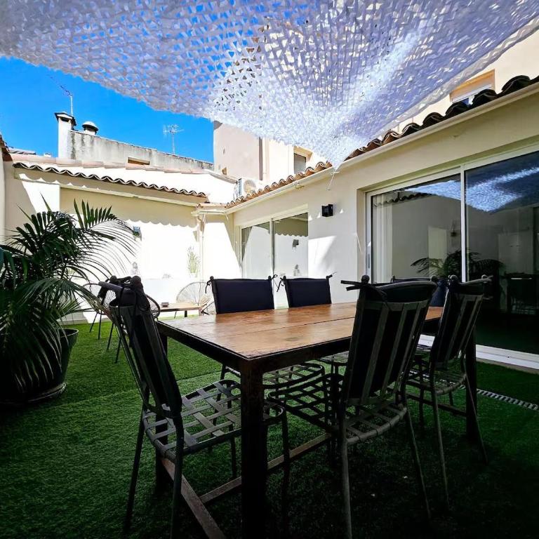 Le Thuret Fleuri - T3 avec Terrasse - Apartment mit 2 Schlafzimmern - 2