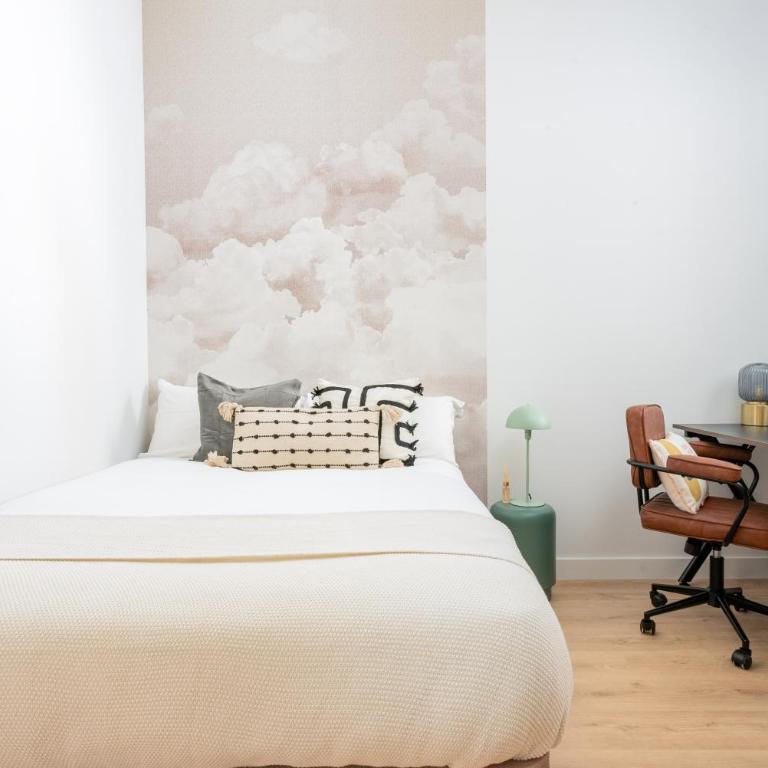 Live It Malaga - Single Room with Shared Bathroom - 1