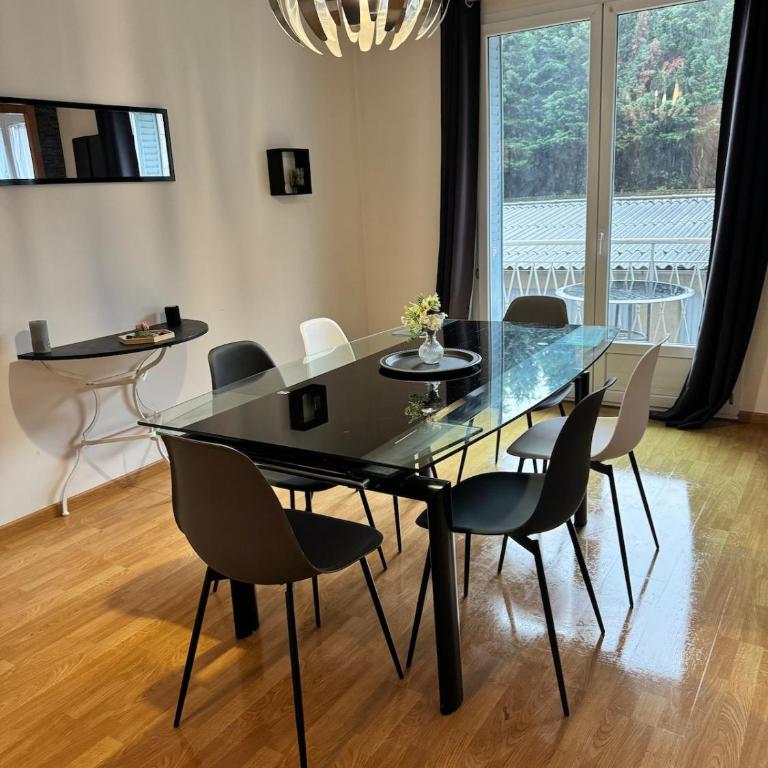 la parenthèse chambérienne avec Garage vélos à dispo Gare à 5min - Appartement 3 Chambres - 4