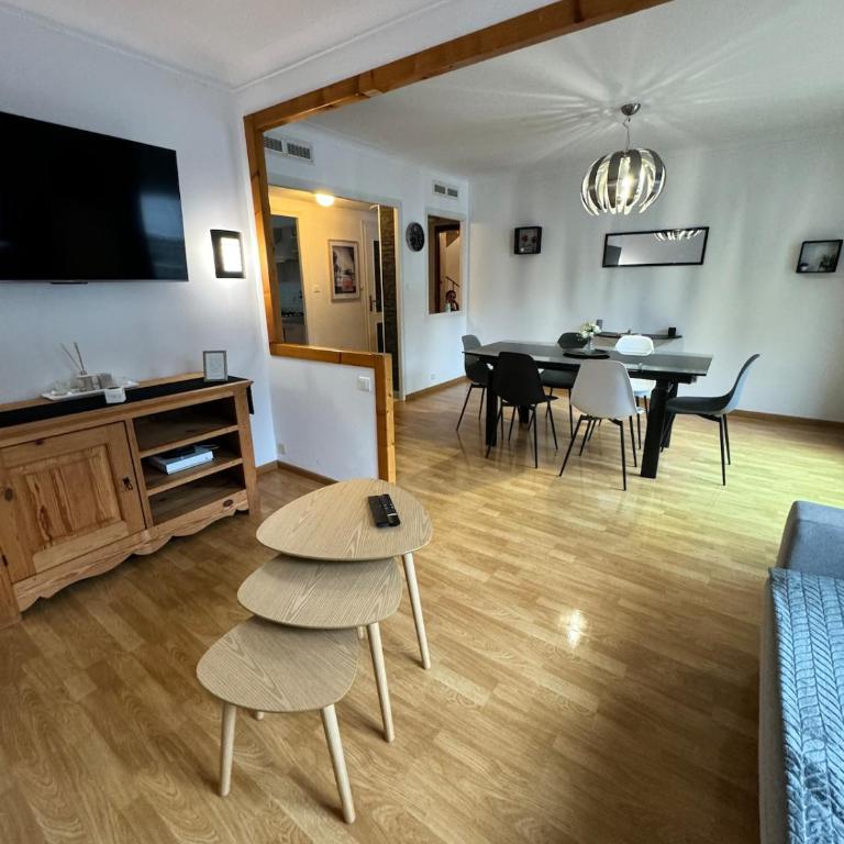 la parenthèse chambérienne avec Garage vélos à dispo Gare à 5min - Appartement 3 Chambres - 6
