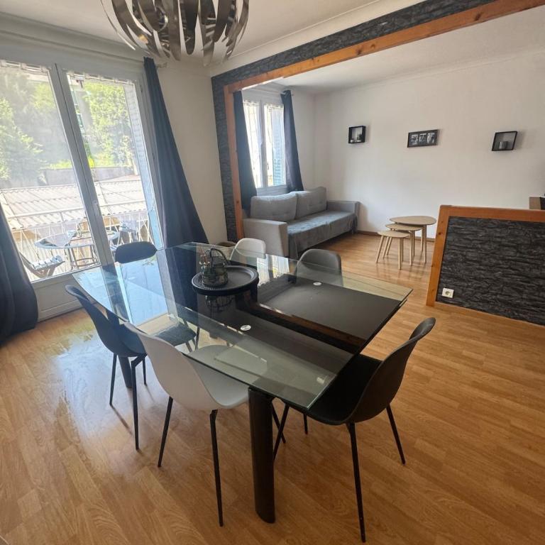la parenthèse chambérienne avec Garage vélos à dispo Gare à 5min - Appartement 3 Chambres - 3