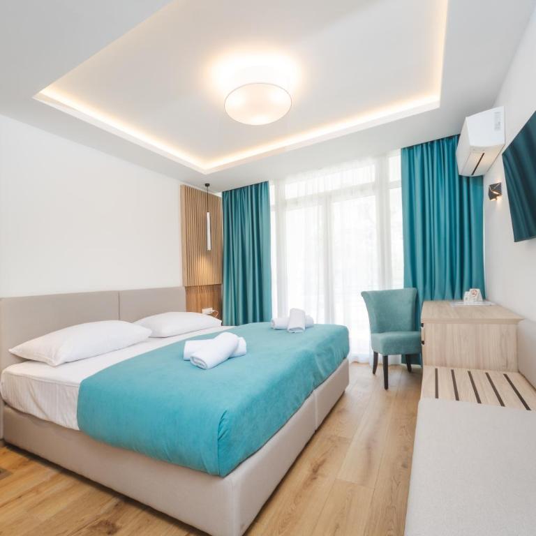Hotel Slovenska Plaza - Premium Twin Room with Balcony - 10