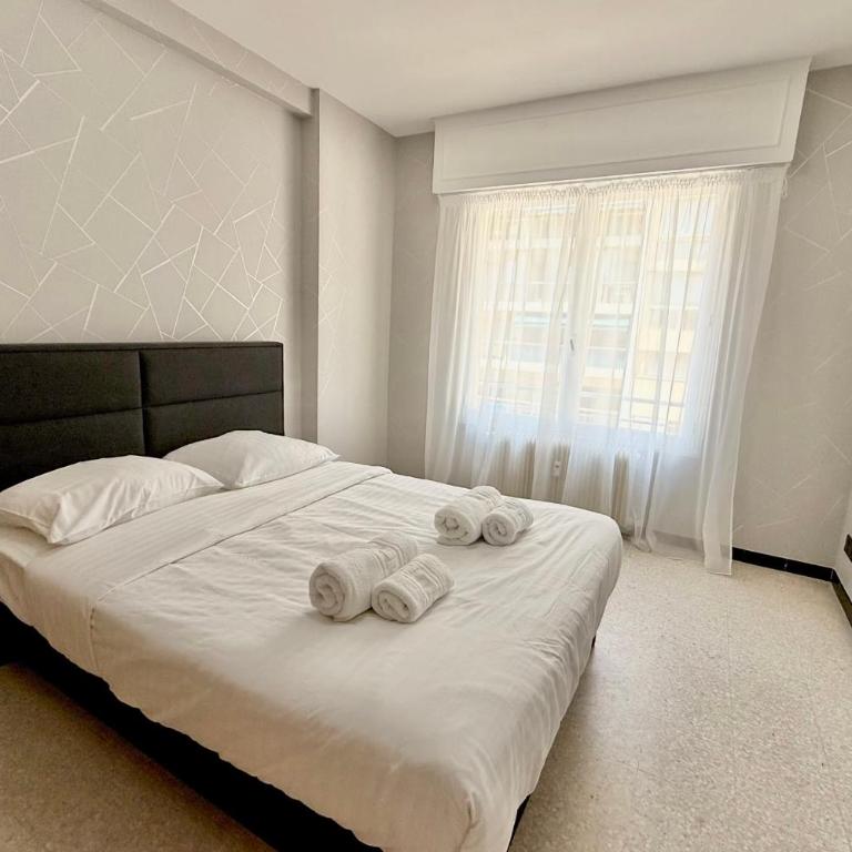 Antibes hyper center - 4 people - close to shops and beaches - Appartement - 10