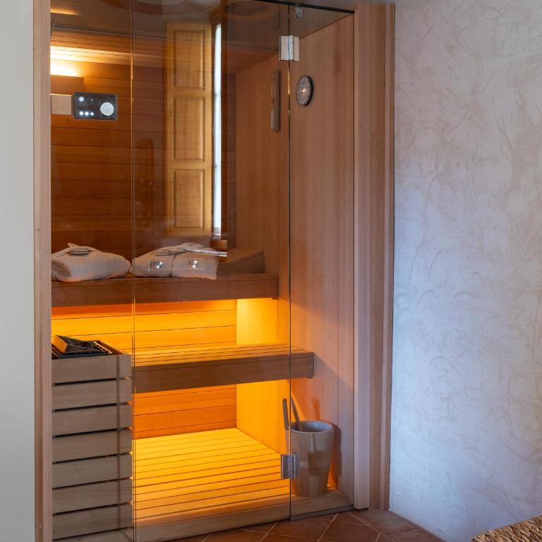 Badia Giulia Prestigious Historical B&B, Camaiore - Adults Only - No Pets - Camera King Deluxe - 1
