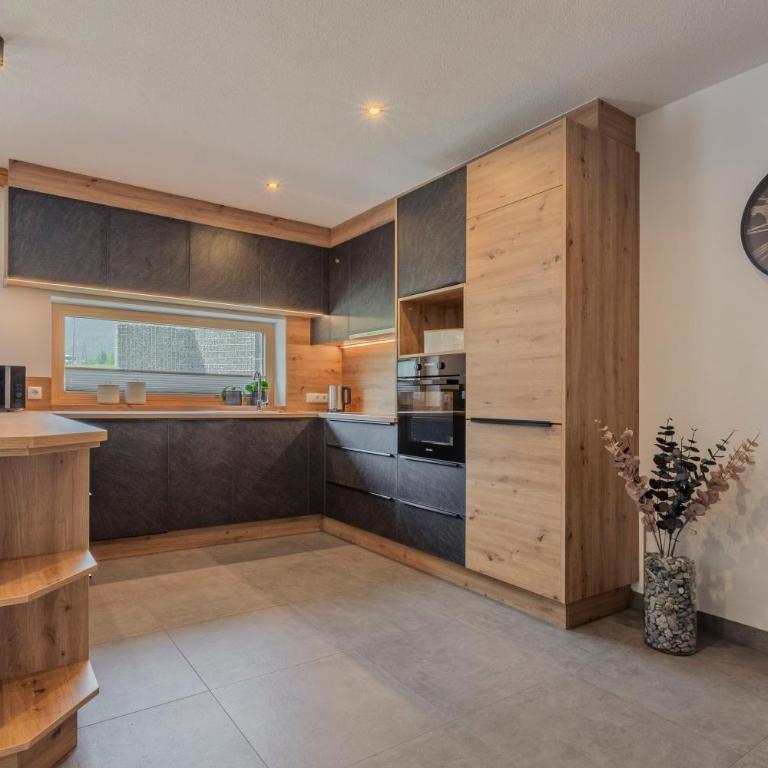 Chalet Waldhart - Ferienhaus mit 4 Zimmern - 9