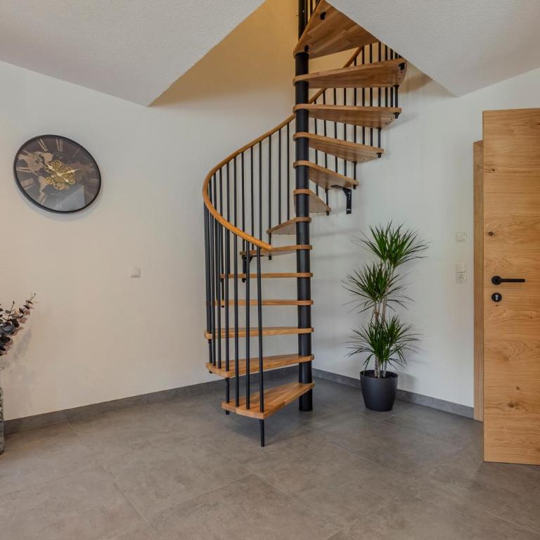 Chalet Waldhart - Ferienhaus mit 4 Zimmern - 11