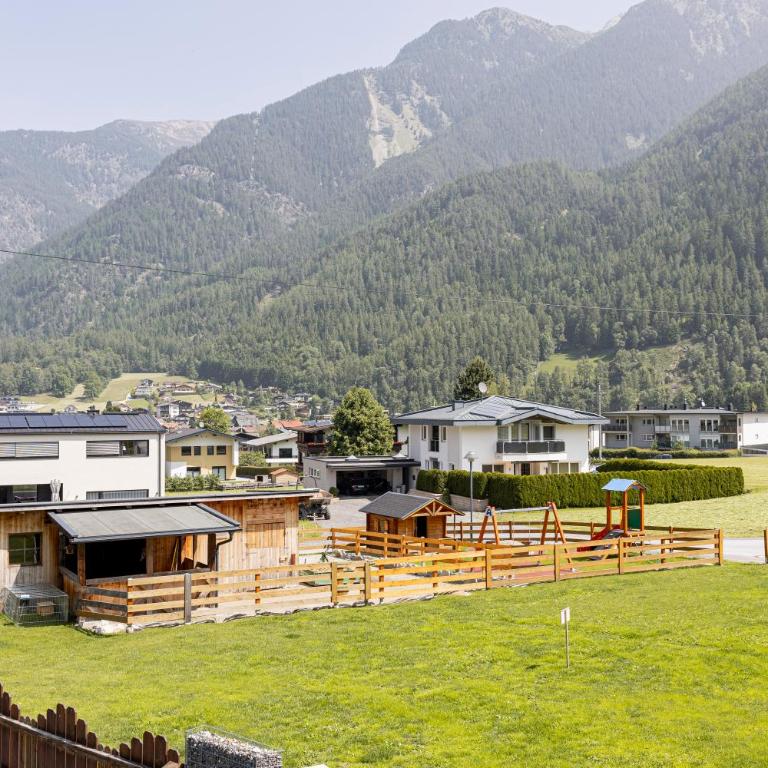 Chalet Waldhart - Ferienhaus mit 4 Zimmern - 44