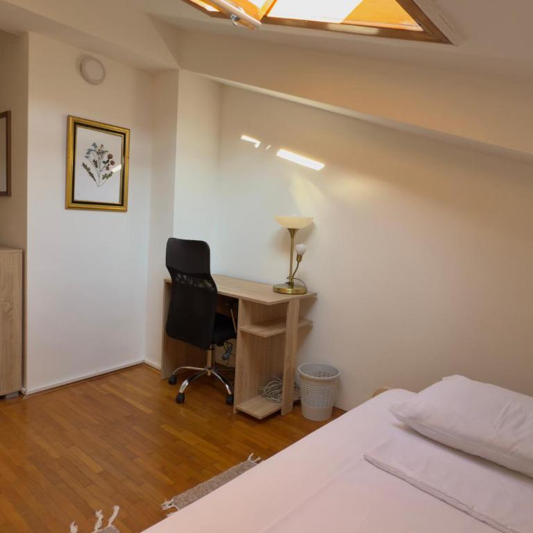 Apartment in Igalo - Two-Bedroom Apartment - 9