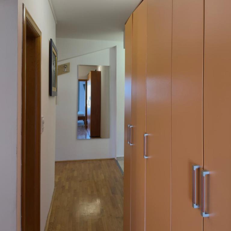 Apartment in Igalo - Two-Bedroom Apartment - 13
