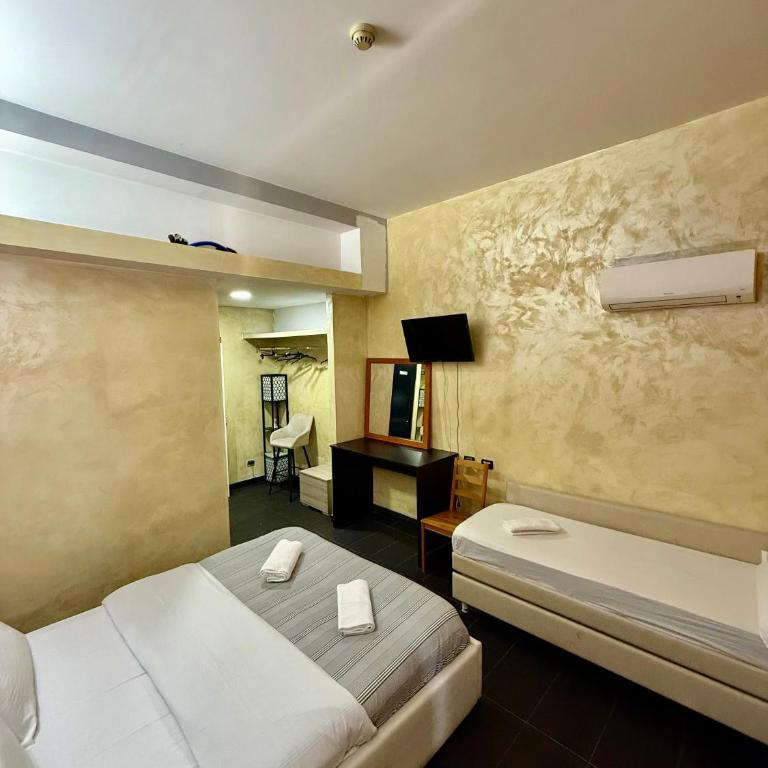 Luna Guest House - Camera Tripla Deluxe - 8