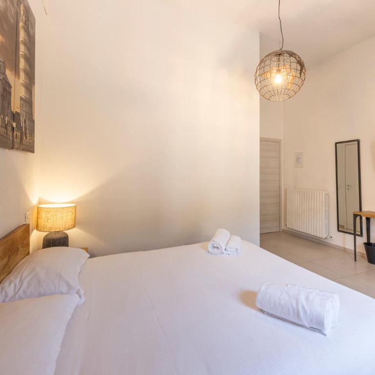 Travel B&B - Double Room with Private Bathroom - 4