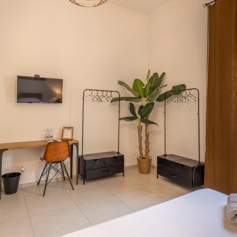 Travel B&B - Double Room with Private Bathroom - 5