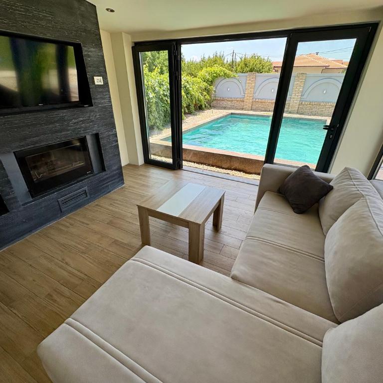 Vikendica City hideaway Novi Sad - Vila sa 2 Spavaće Sobe - 3