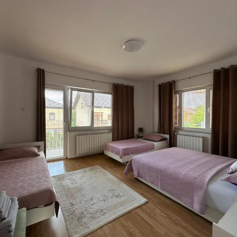 White house - Two-Bedroom Apartment - 22