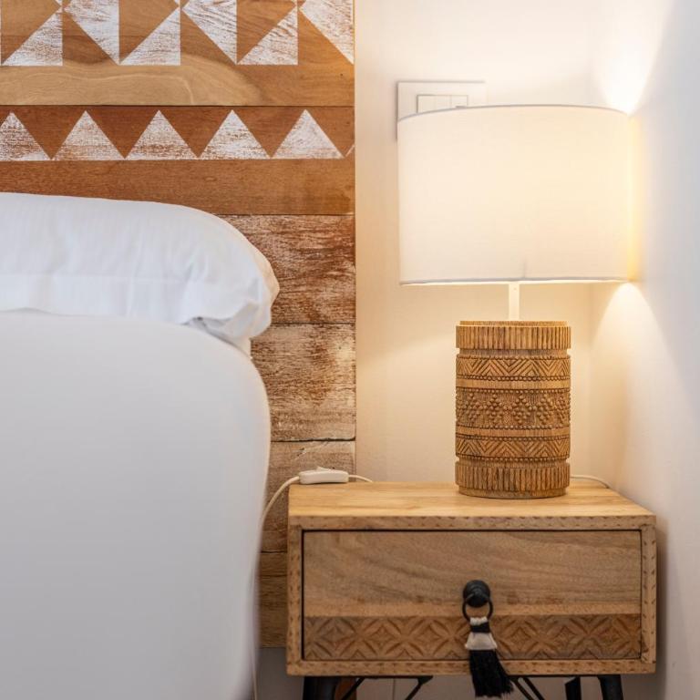Travel B&B - Double Room with Private Bathroom - 8