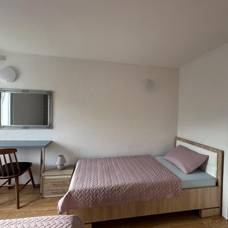 White house - Two-Bedroom Apartment - 24