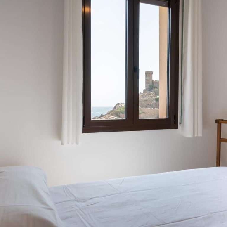 LETS HOLIDAYS Wake Up by the Sea in Victoria apartment 2 - Apartamento - 15