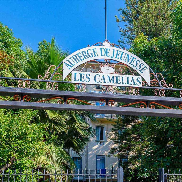Auberge de Jeunesse HI Nice Les Camélias - Triple Room with Shower – Shared Toilets - 2