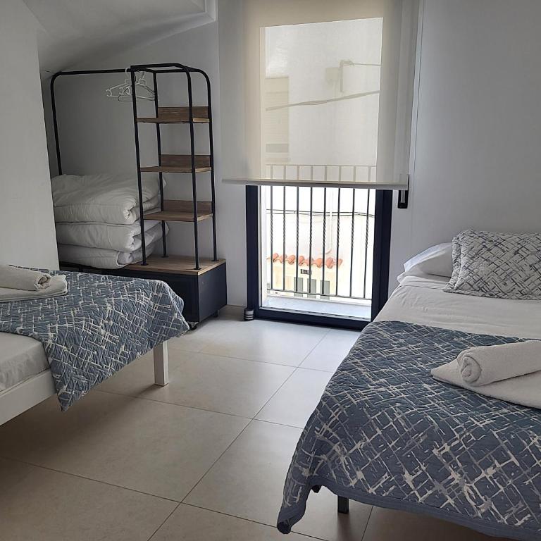 Roses Casc Antic SL Sabater 6 - Three-Bedroom Apartment - 18