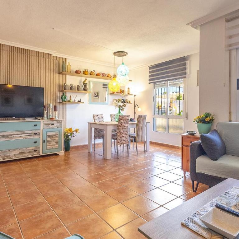 Nice Home In Orihuela Costa With Wifi - Casa Vacacional de 3 dormitorios - 2