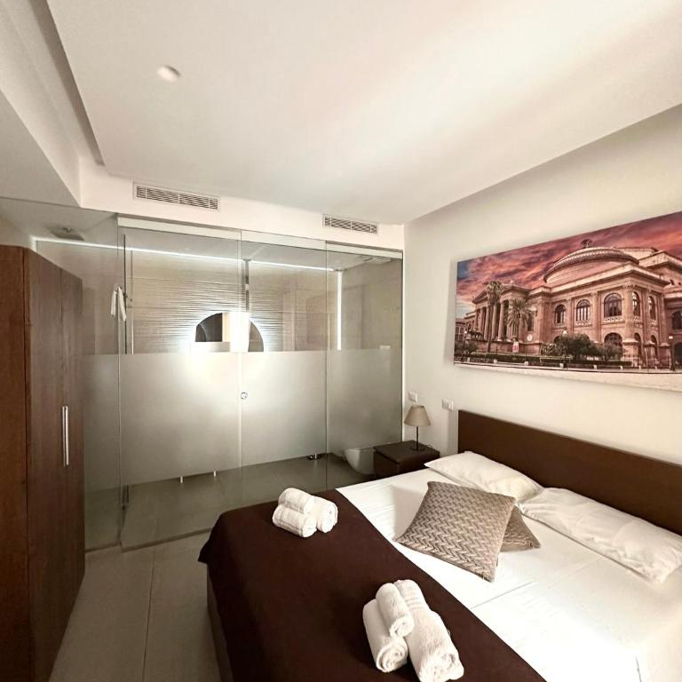 Suites Central Station - Double Room with Balcony - 8