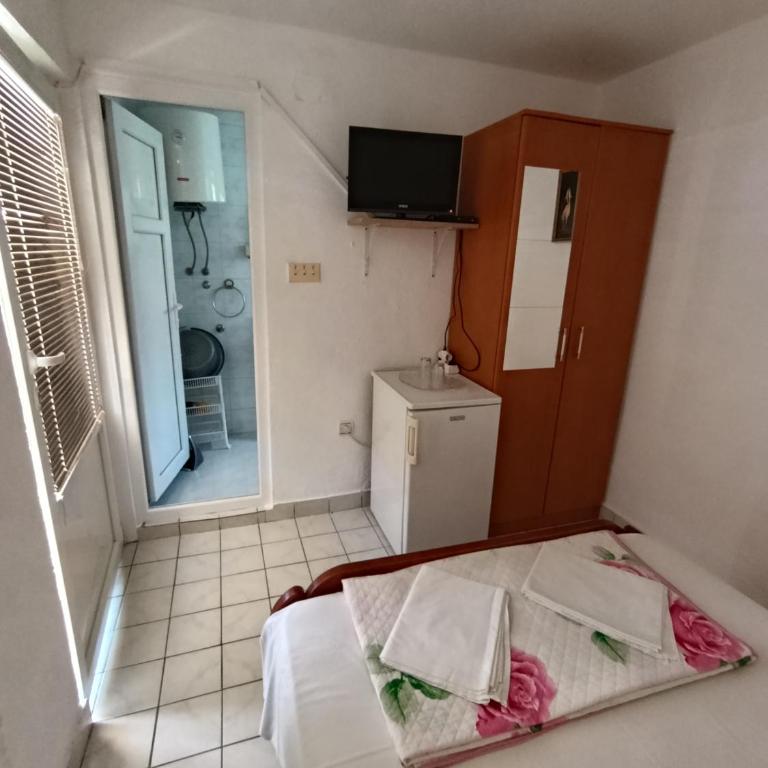 Milica Soba sa kupatilom 2 - Apartman sa 1 Spavaćom Sobom - 3