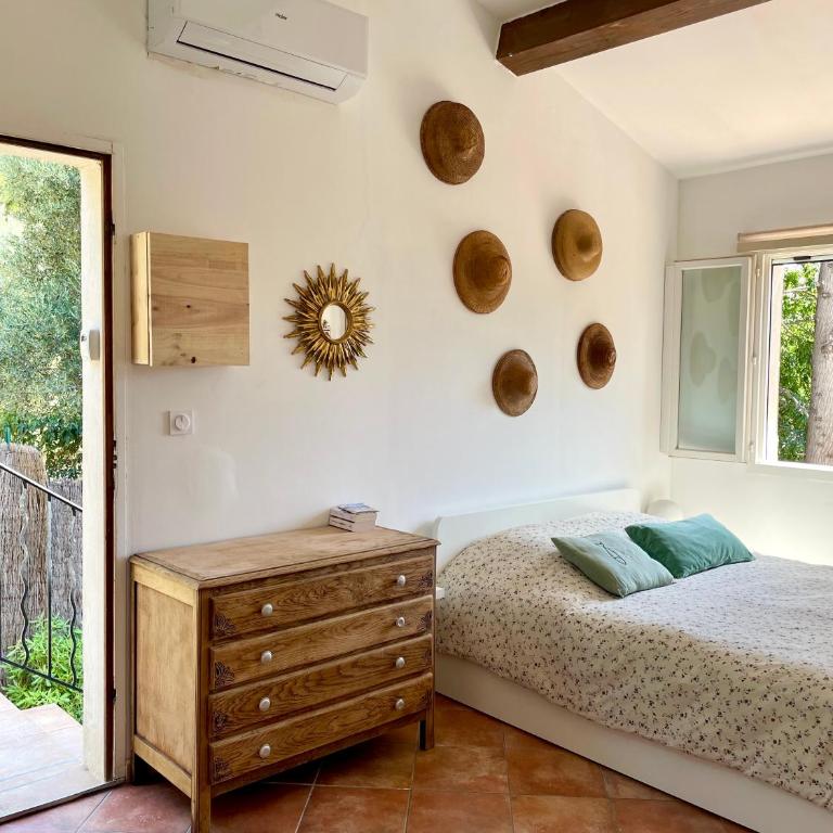 Studio avec terrasse, parking et clim à 10 min à pied du vieux port - Apartment mit 1 Schlafzimmer - 1