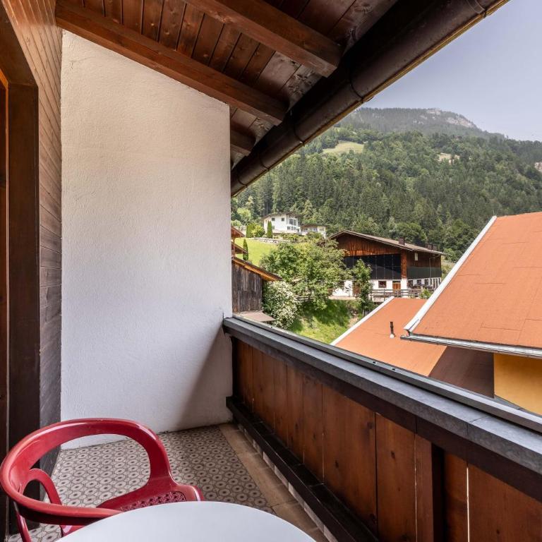 keyone rooms Finkenberg - Doppelzimmer mit Bergblick - 10