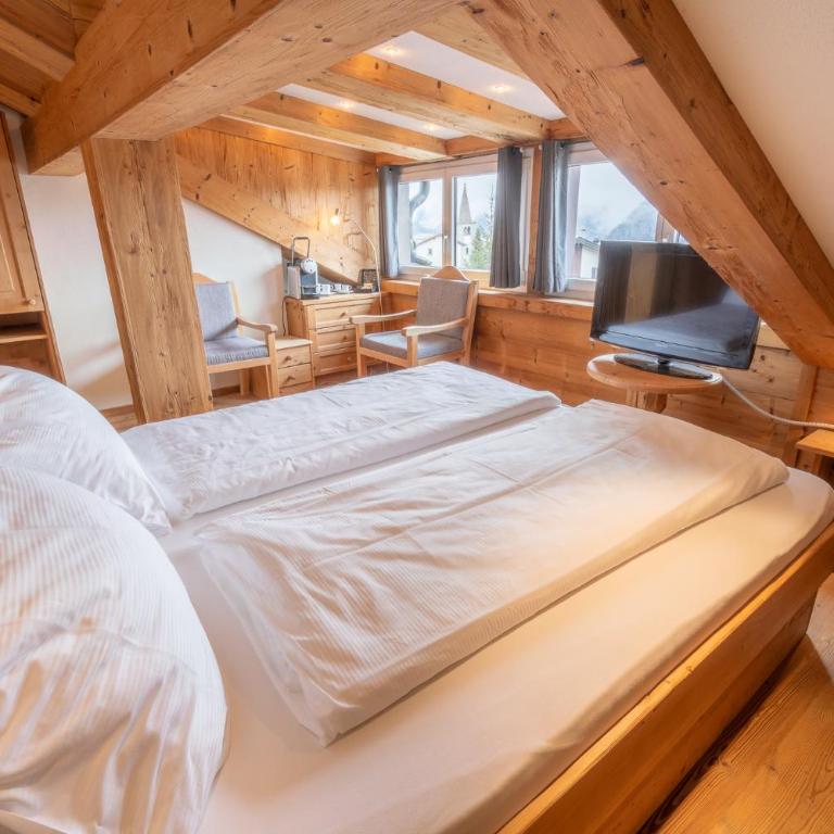 Lifestyle & Spa Hotel Grächerhof - Doppelzimmer mit Whirlpool-Badewanne - 7