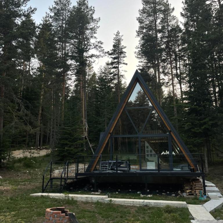 Alpine Lodge - Two-Bedroom House - 17