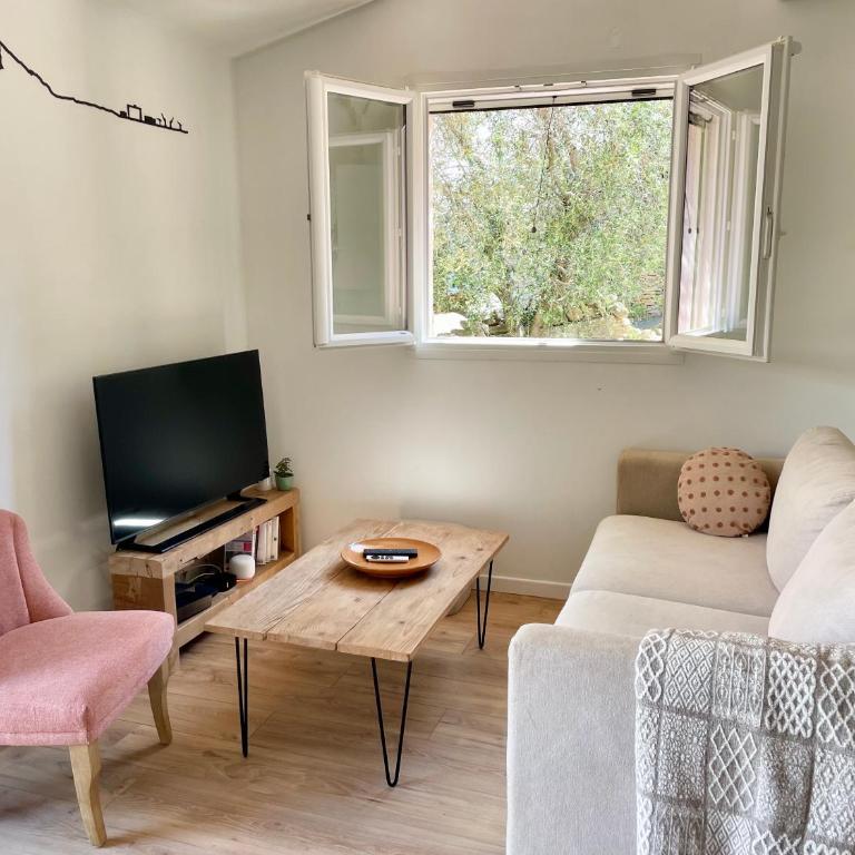 Maison avec jardin, parking et clim à 10 min à pied du Vieux Port - Two-Bedroom House - 11