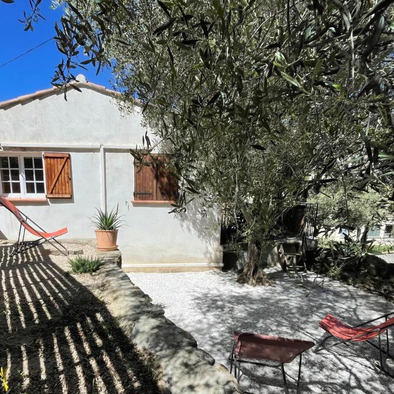 Maison avec jardin, parking et clim à 10 min à pied du Vieux Port - Two-Bedroom House - 16